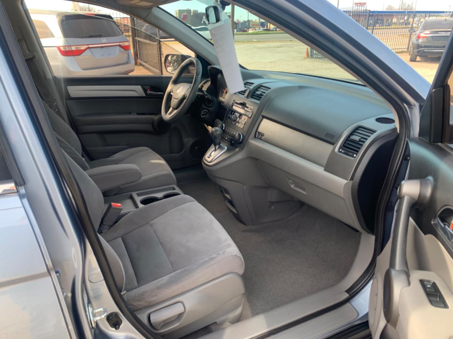 2010 Blue /gray Honda CR-V EX 2WD AT (3CZRE3H58AG) with an 2.4L L4 DOHC 16V engine, Automatic transmission, located at 1830 North Belt Line Road, Irving, TX, 75061, (469) 524-0199, 32.834373, -96.993584 - Photo#8